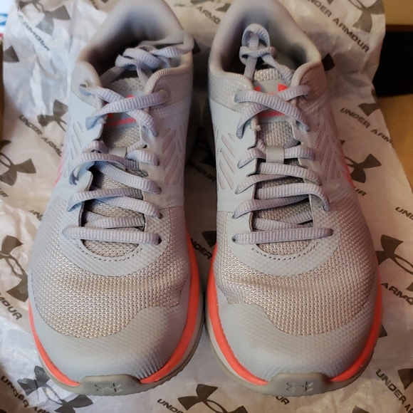 Under Armour Shoes - Host pick 👟Under Armour UA W Speedform Gemini 2.1